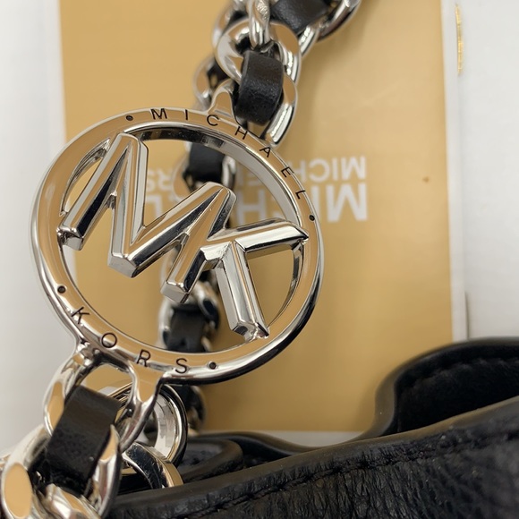 MICHAEL KORS
Mina Small Belted Pebbled Leather Chain Crossbody Bag Black color - Picture 14 of 15